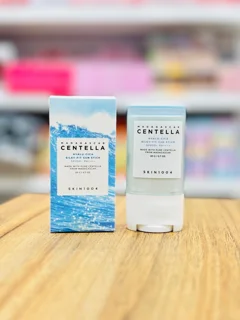 ضد آفتاب استیکی سنتلا SPF50+ اصل